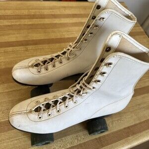 Vintage Roller Derby Skate Corp White Leather Ladies 9 1/2 Or 10??